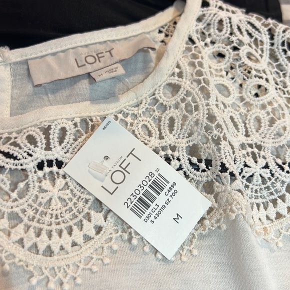 NWT Ann Taylor Loft White Short Sleeve Blouse With Ruffle & Lace Detailing - Picture 5 of 5
